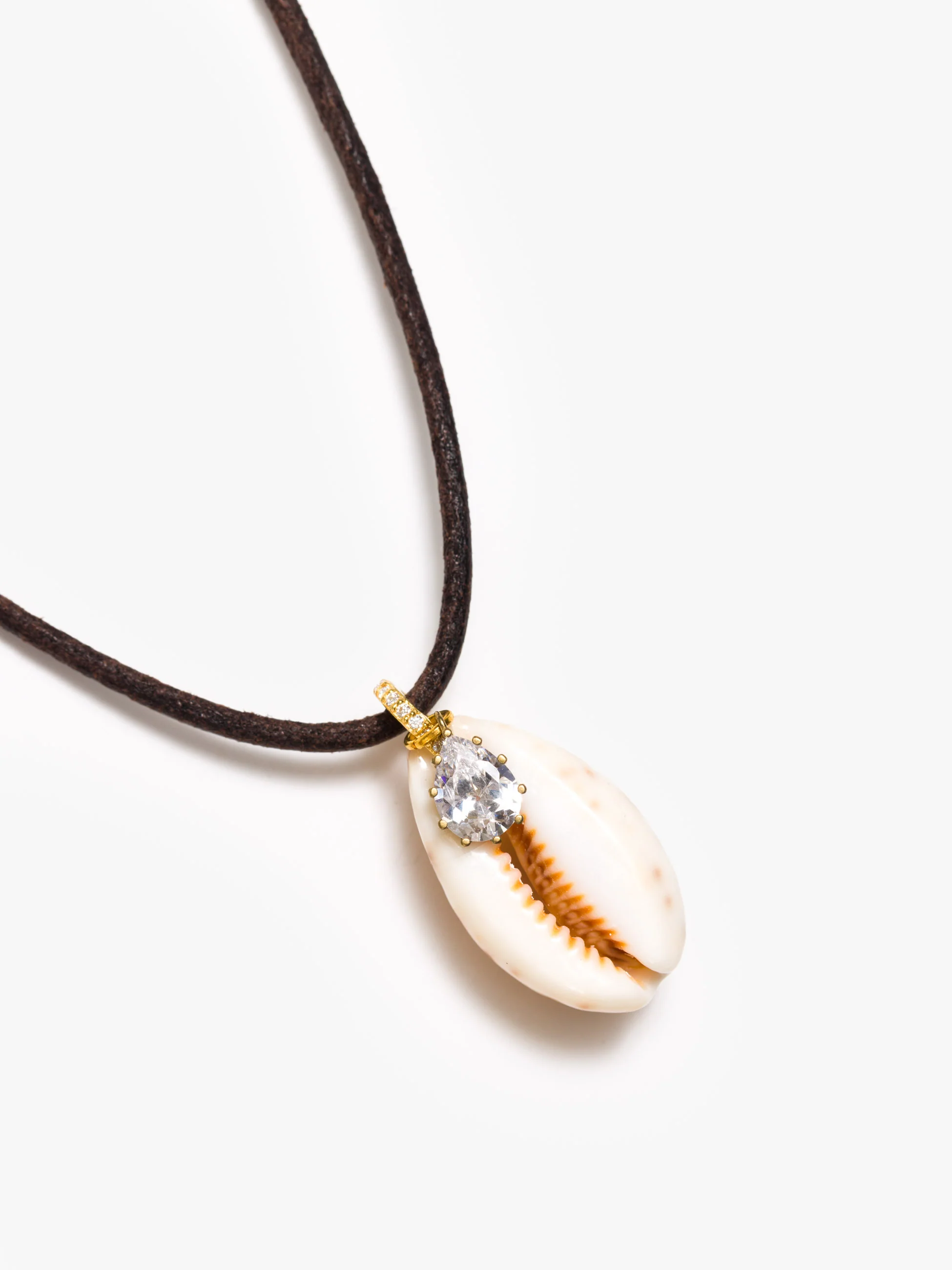 LUDA Suede Necklace - White Cowrie - Image 4